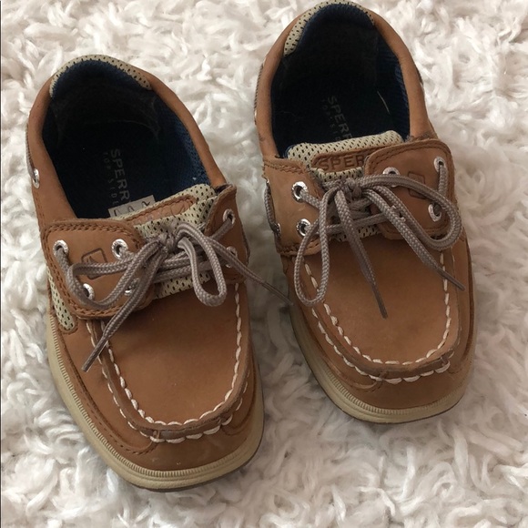 sperry lanyard boat shoe